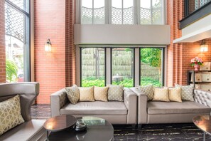 Khu tiếp khách ở sảnh