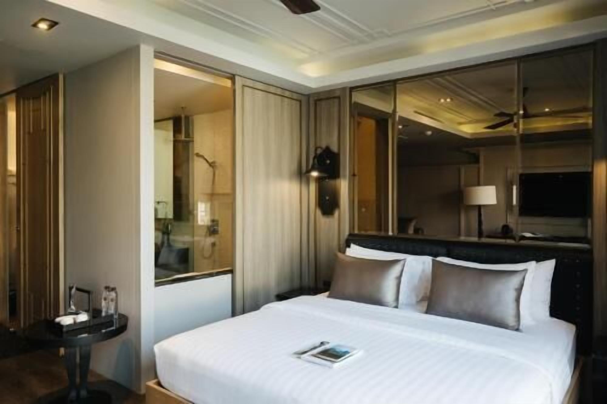 Minibar, caixa forta a l'habitació, escriptori i bressols gratuïts 