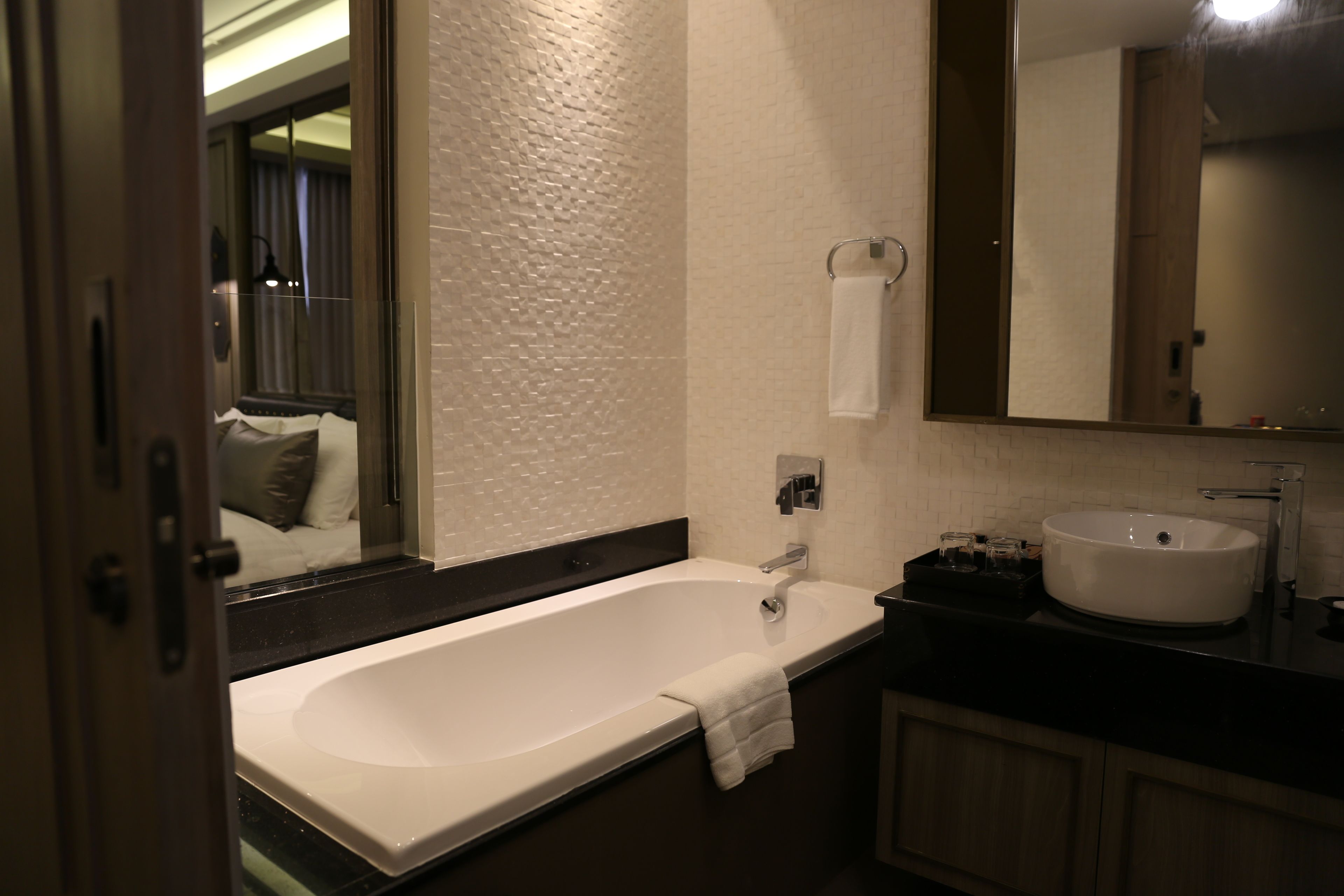 studio | minibar, in-room safe, desk, free cots/infant beds