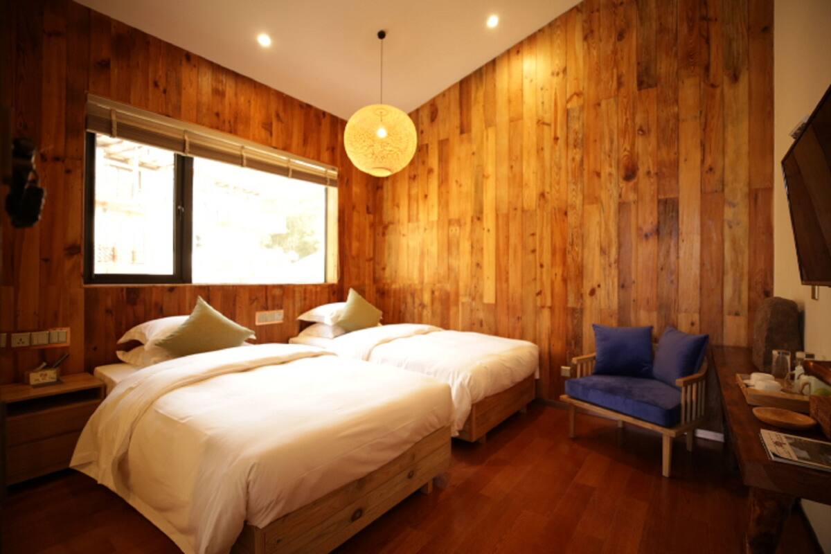 Phòng đôi hoặc 2 giường đơn | Bộ đồ giường cao cấp, chăn bông, nệm cao su hoạt tính (memory foam)