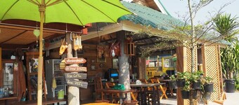 Heun Baan Rong Khun Resort