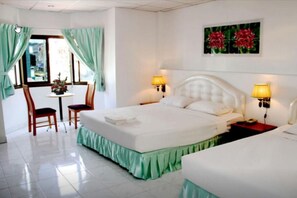 Desk, free WiFi - Welcome Inn Karon (Karon)