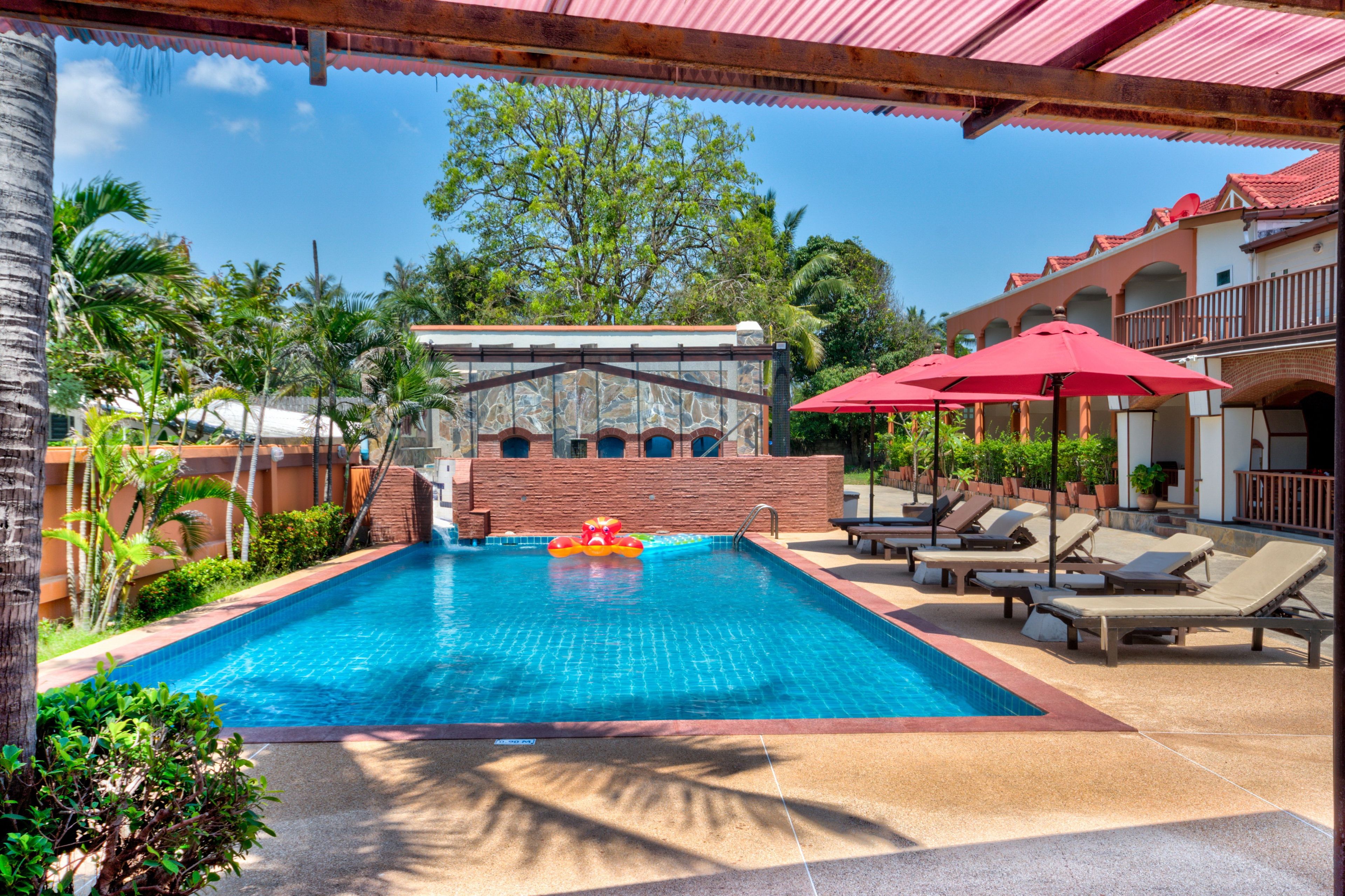 outdoor pool, pool loungers