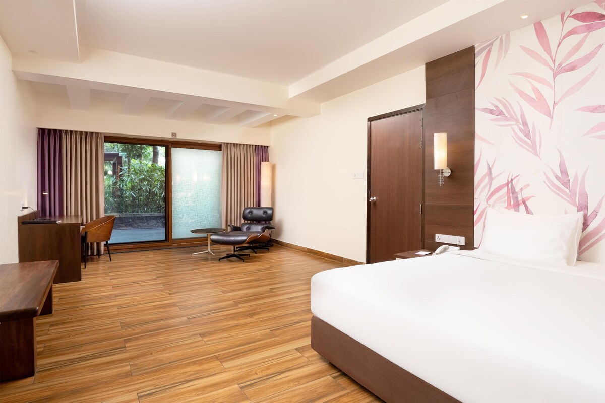 Suite, 1 Bedroom | Premium bedding, minibar, in-room safe, soundproofing
