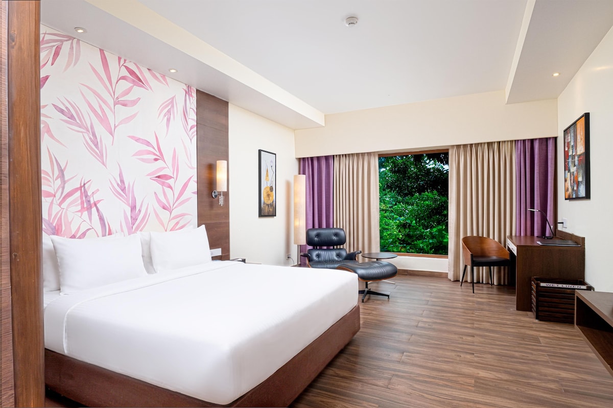 Standard Room | Premium bedding, minibar, in-room safe, soundproofing