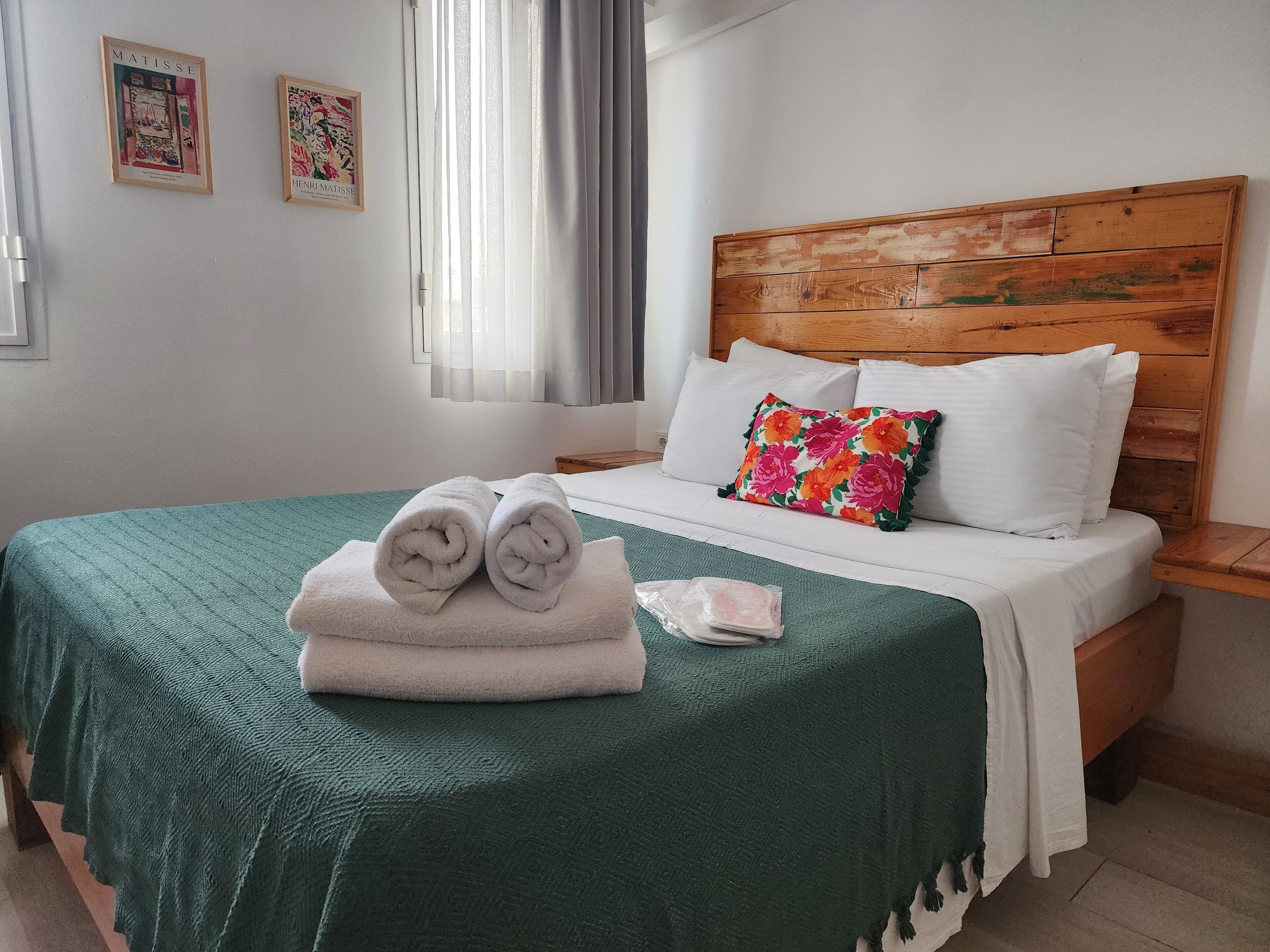 deluxe double room | premium bedding, minibar, individually decorated, individually furnished
