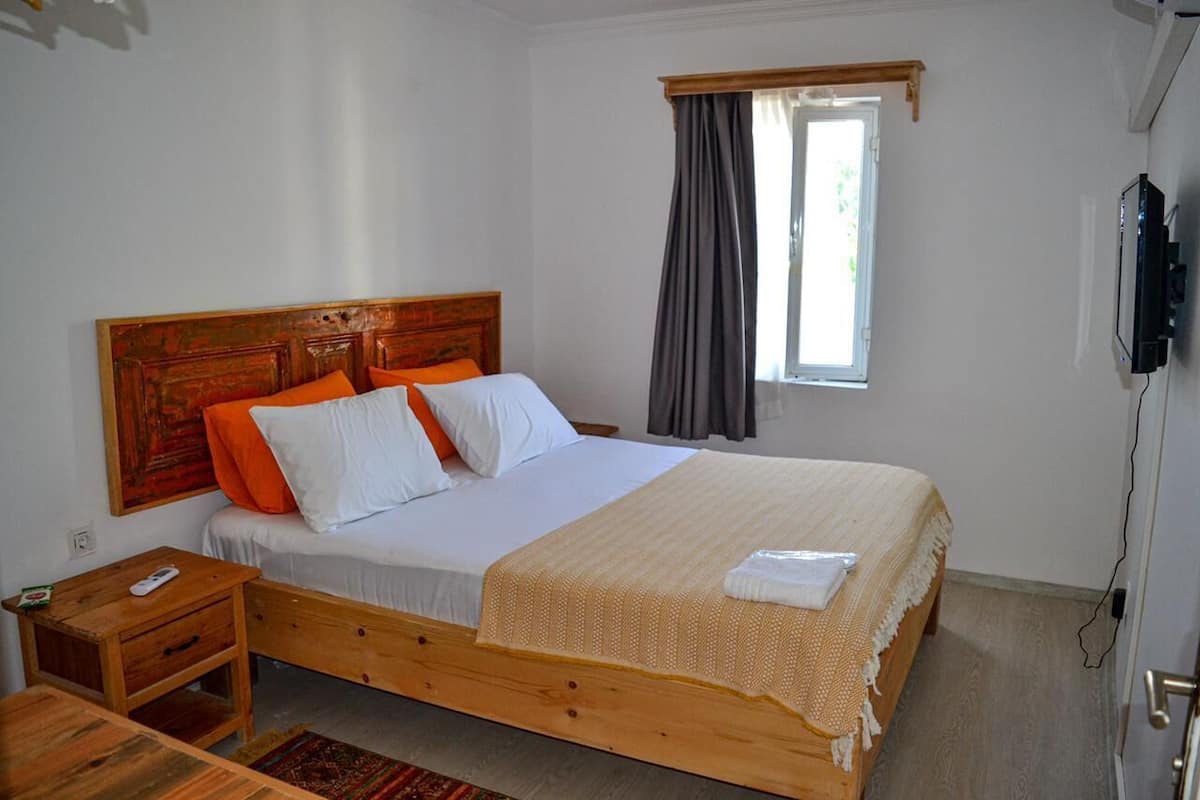 Comfort Apartment, 1 Bedroom | 1 bedroom, premium bedding, minibar, individually decorated