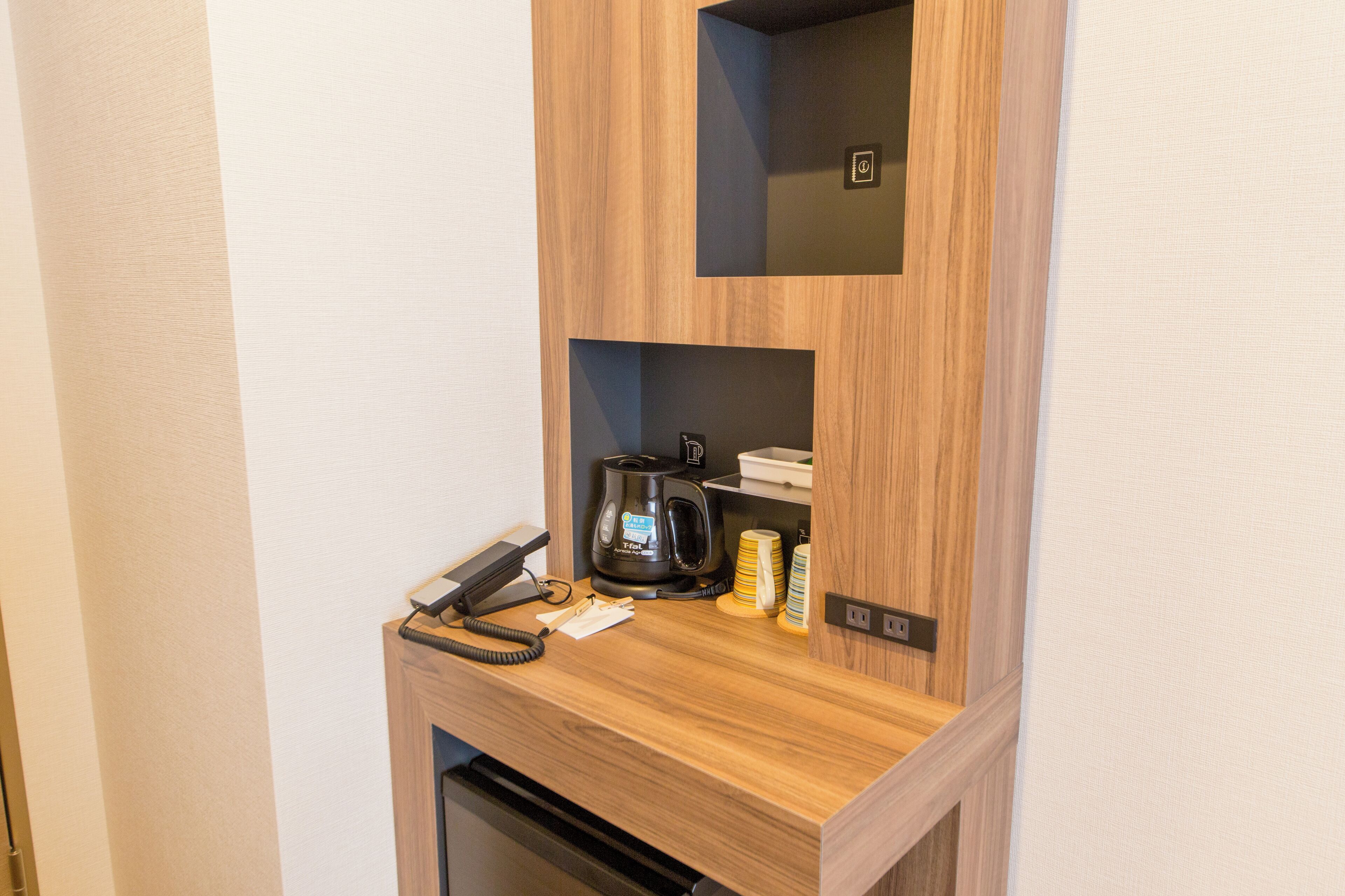 double room, non smoking | 1 bedroom, in-room safe, iron/ironing board, free wifi