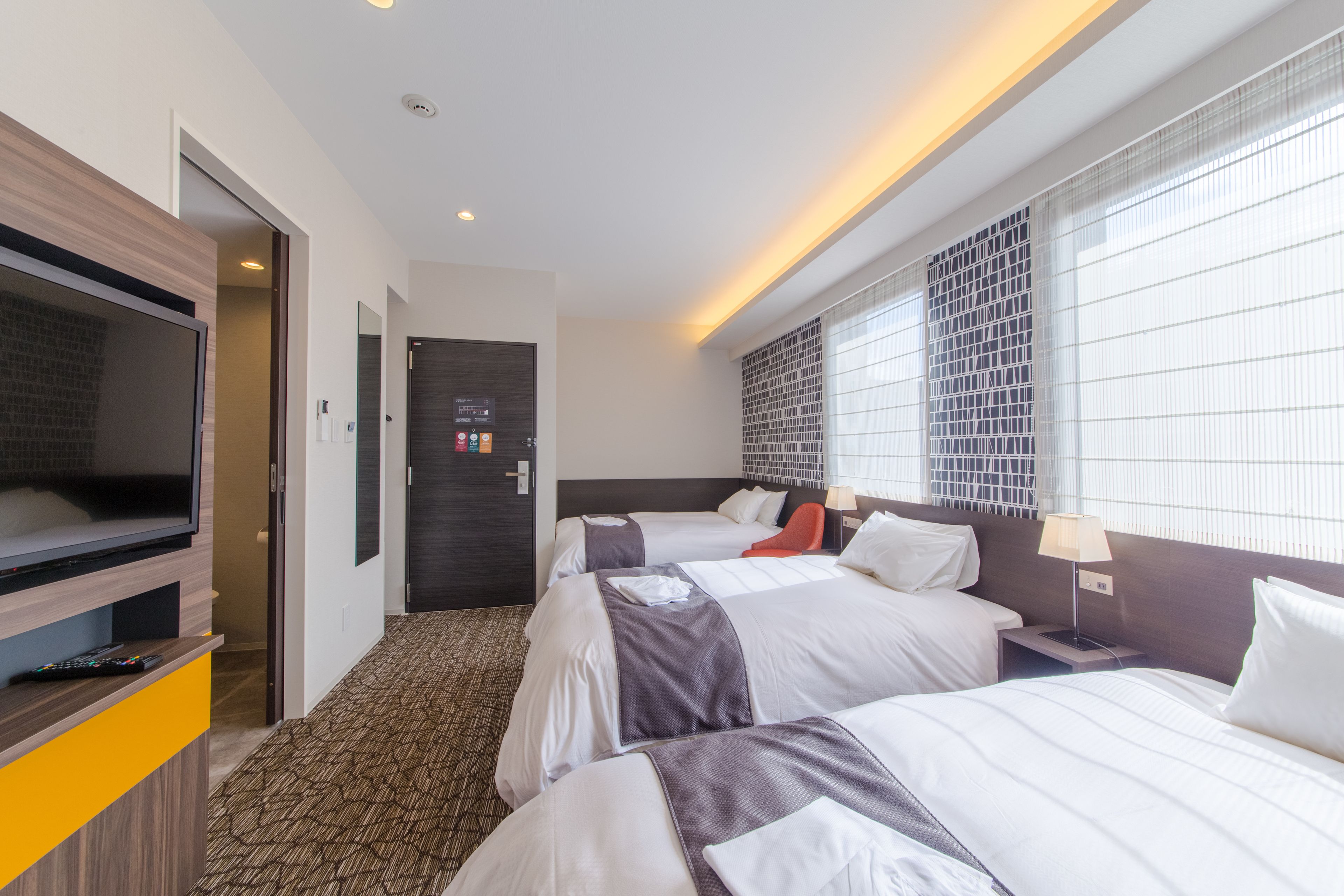 triple room, non smoking | 1 bedroom, in-room safe, iron/ironing board, free wifi