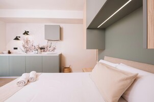 Studio económico sin terraza | 客房内保险箱、办公桌、笔记本电脑工作区、遮光窗帘
