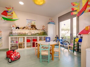 Children’s play area – indoor - Apartaments Marfina (Castelldefels)