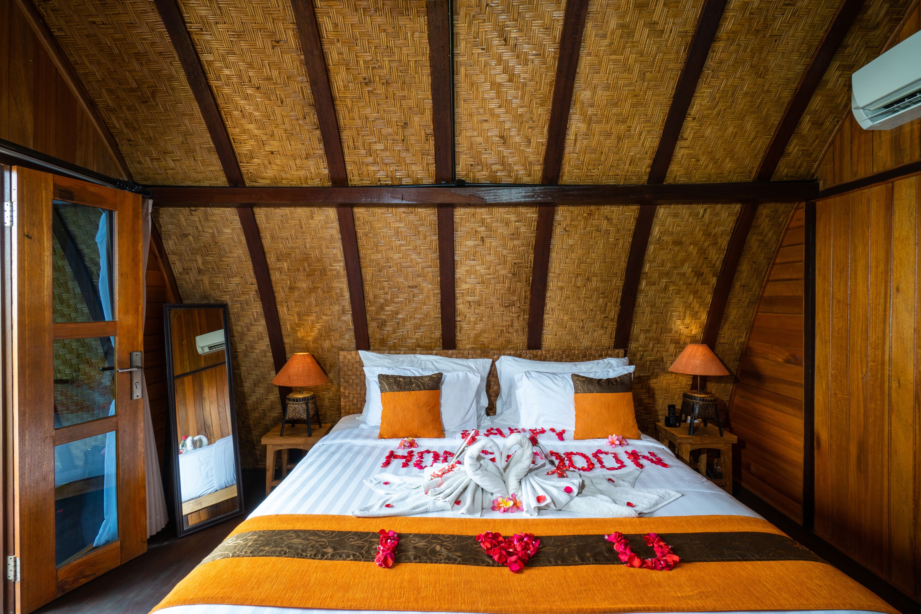 couples treatment room(s)