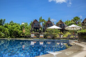 Outdoor pool, sun loungers