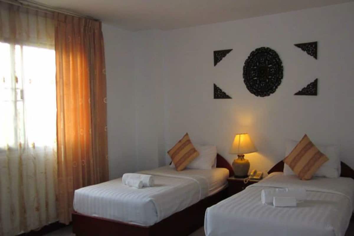 Standard Double Room | Minibar, desk, WiFi (free), individually decorated