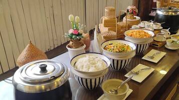 Daily buffet breakfast for a fee