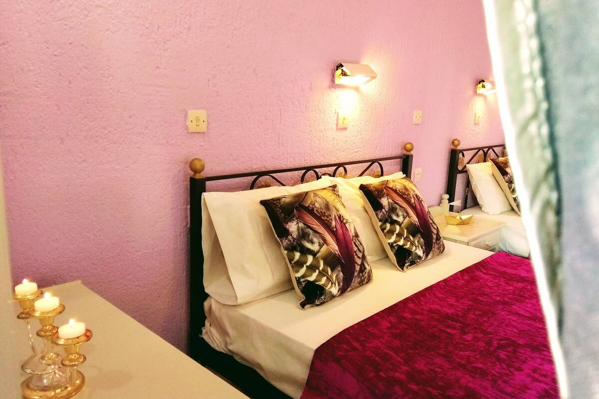 1 bedroom, desk, iron/ironing board (on request), WiFi (free)