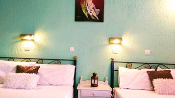 1 chambre, bureau, fer et planche à repasser, Wi-Fi gratuit