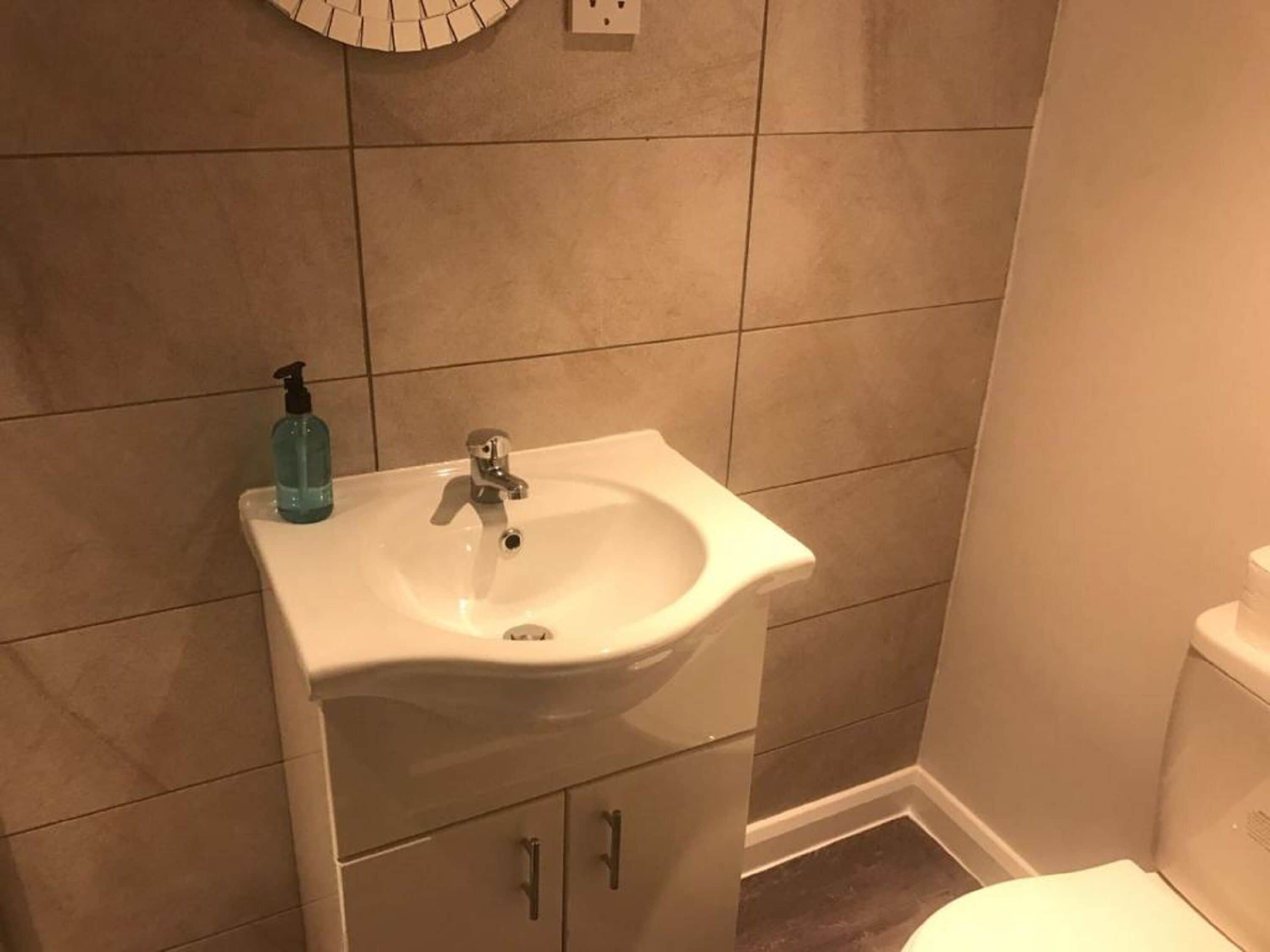 twin room | bathroom | free toiletries, hair dryer, towels