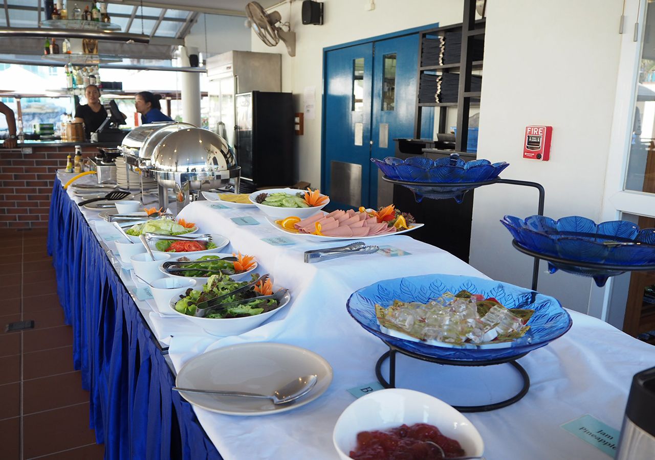 daily buffet breakfast (thb 300 per person)
