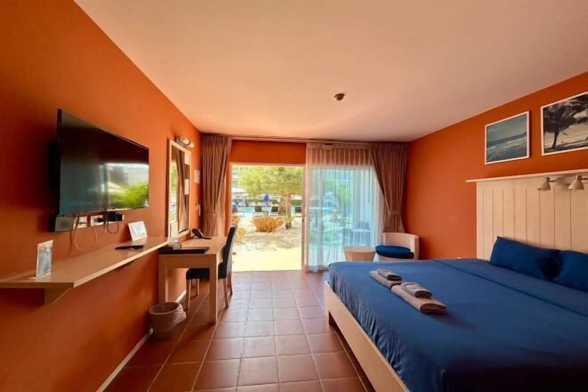 In-room safe, desk, blackout curtains, soundproofing