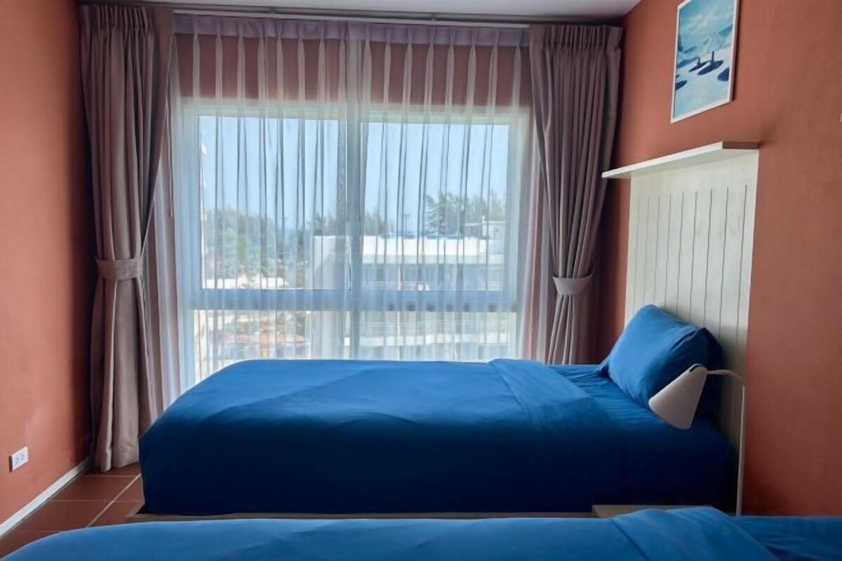In-room safe, desk, blackout drapes, soundproofing