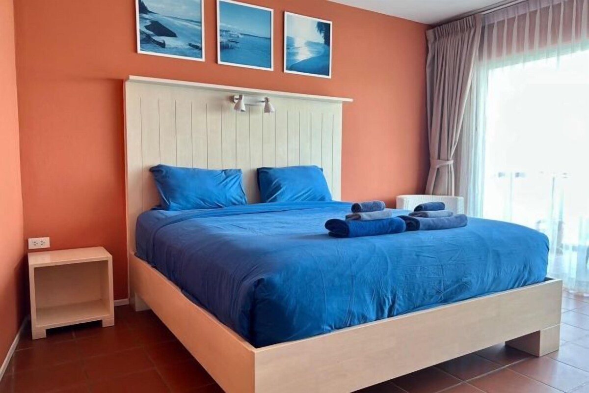 In-room safe, desk, blackout drapes, soundproofing
