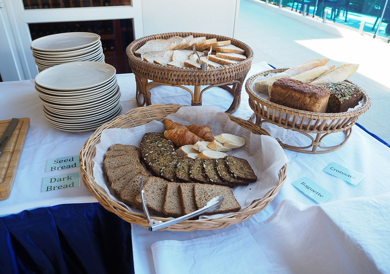 daily buffet breakfast (thb 300 per person)