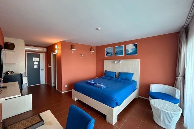 Coffres-forts dans les chambres, bureau, rideaux occultants