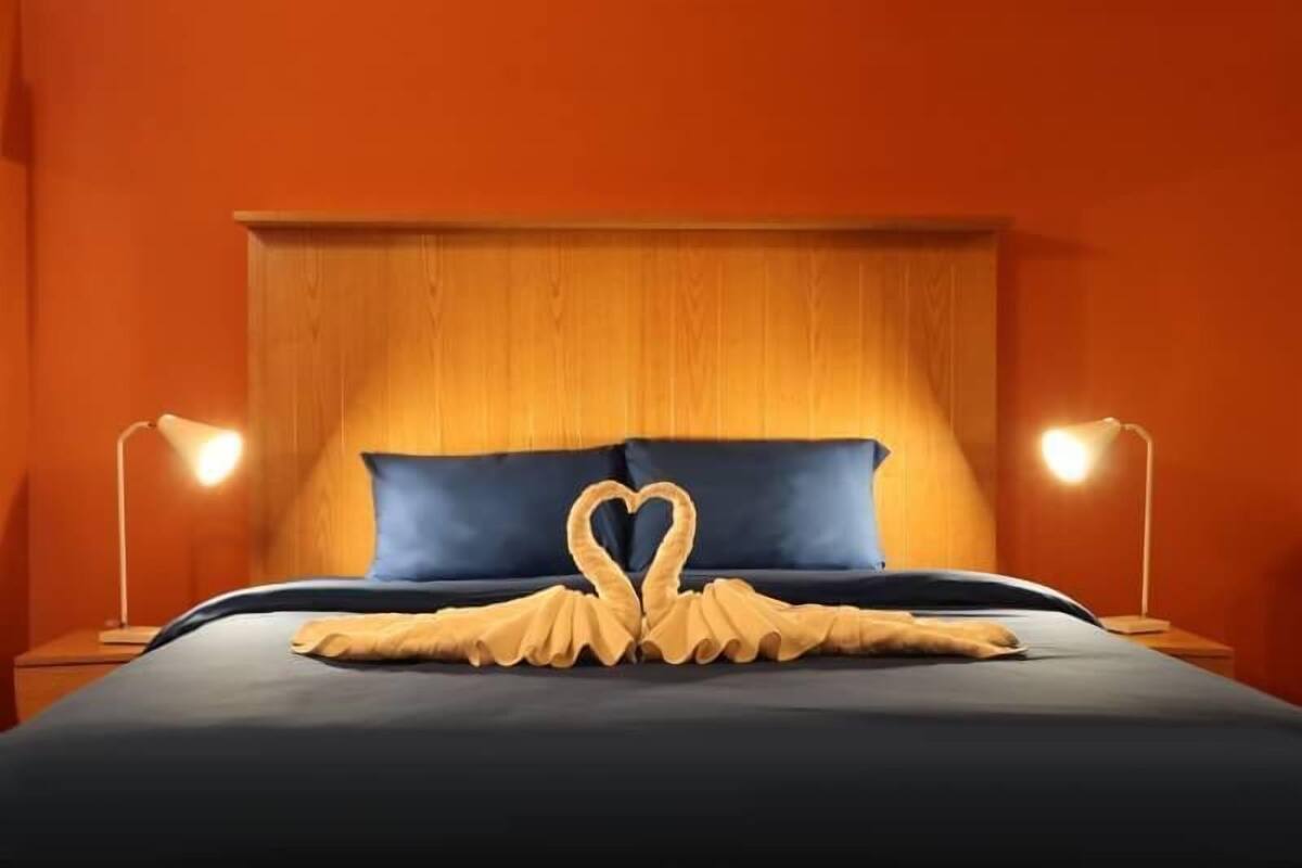 penthouse | 1 bedroom, in-room safe, desk, blackout curtains