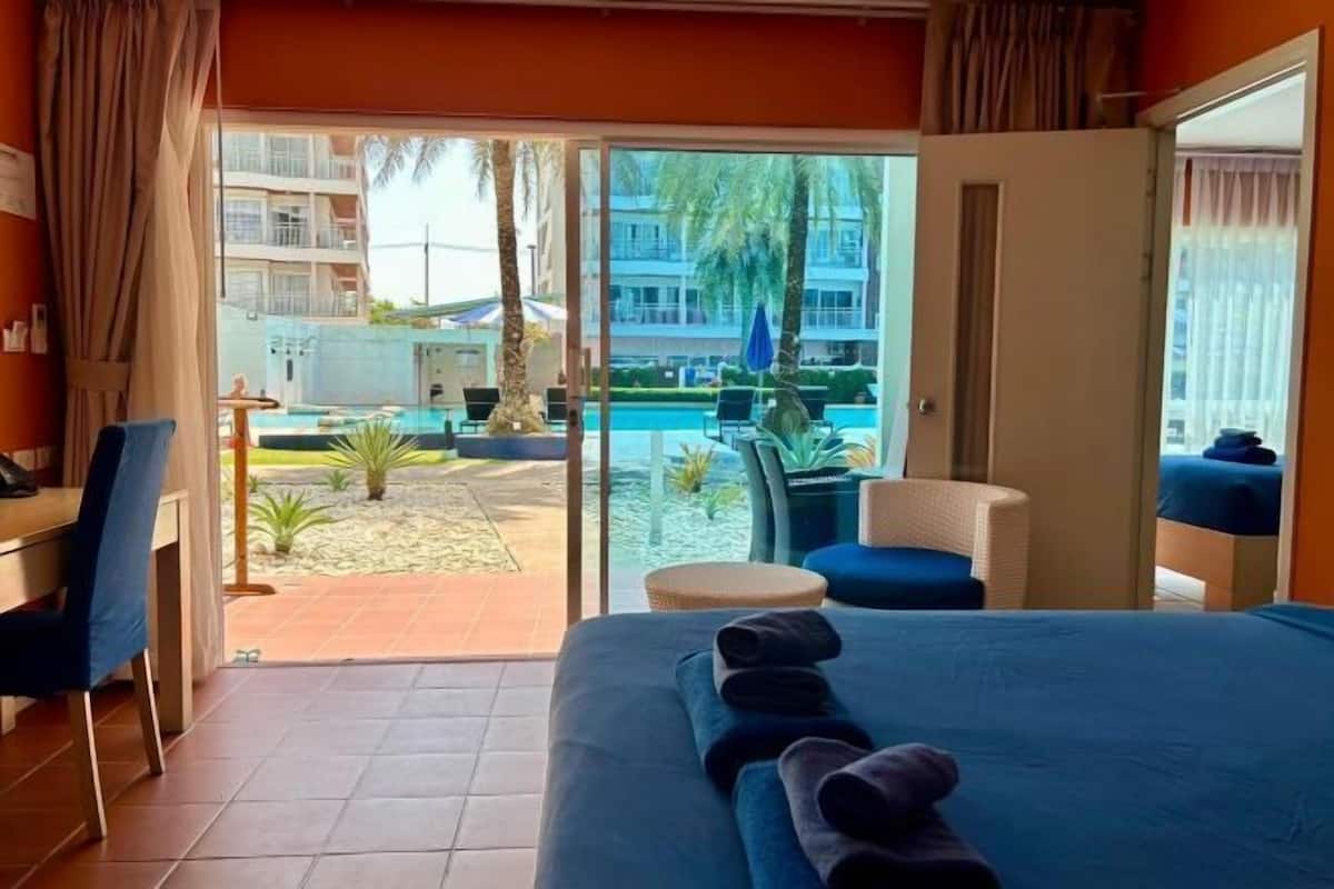 In-room safe, desk, blackout curtains, soundproofing