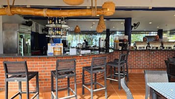Poolbar