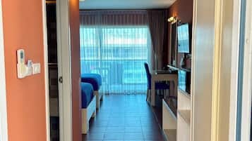 Deluxe Twin Room | 1 υπνοδωμάτιο, χρηματοκιβώτιο στο δωμάτιο, γραφείο