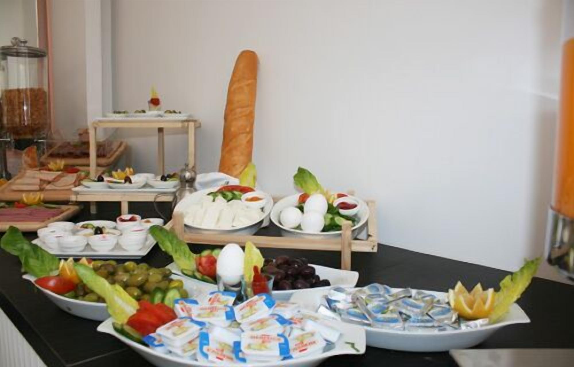 Photo - Crystal Hotel