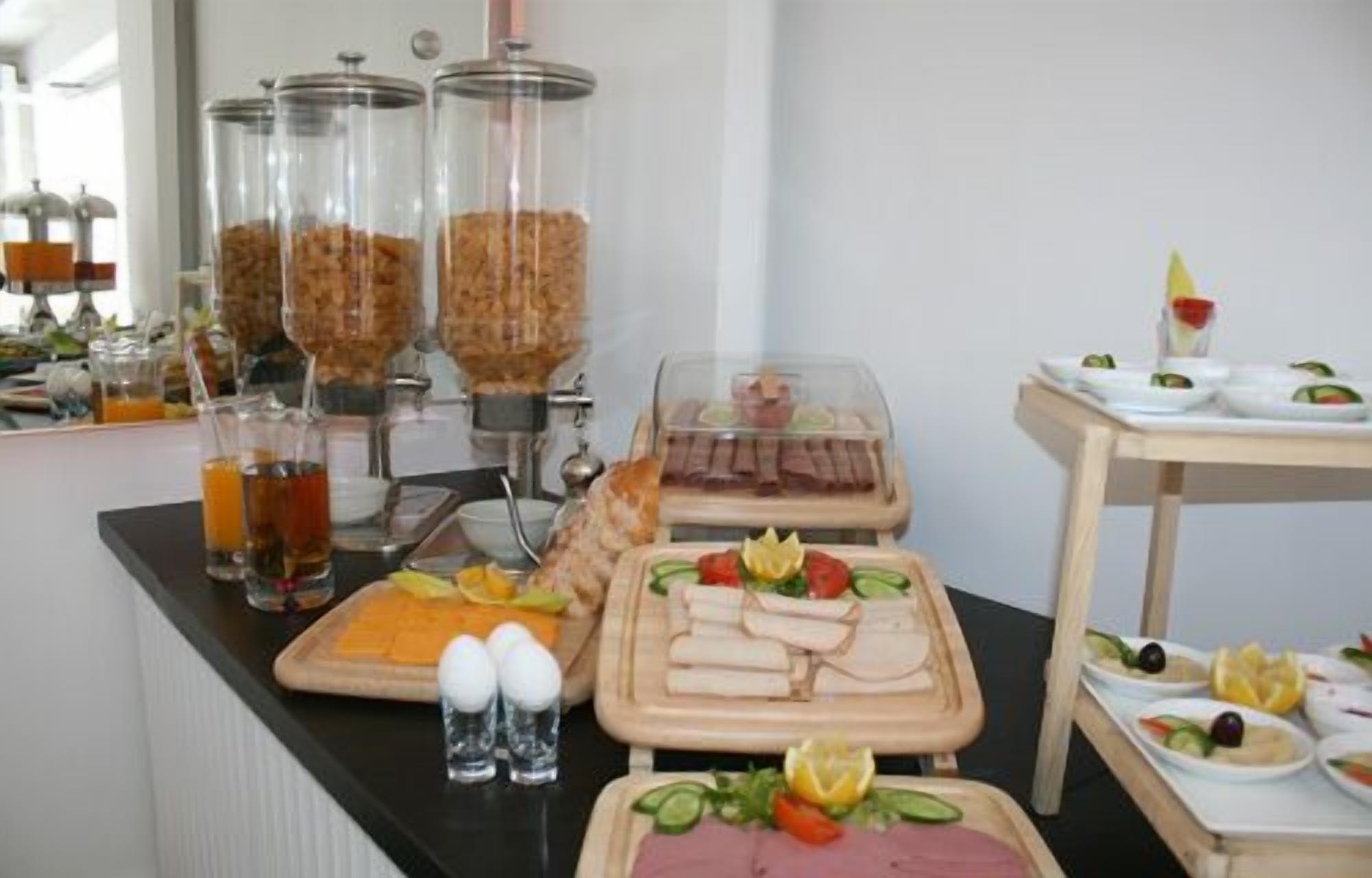 Photo - Crystal Hotel