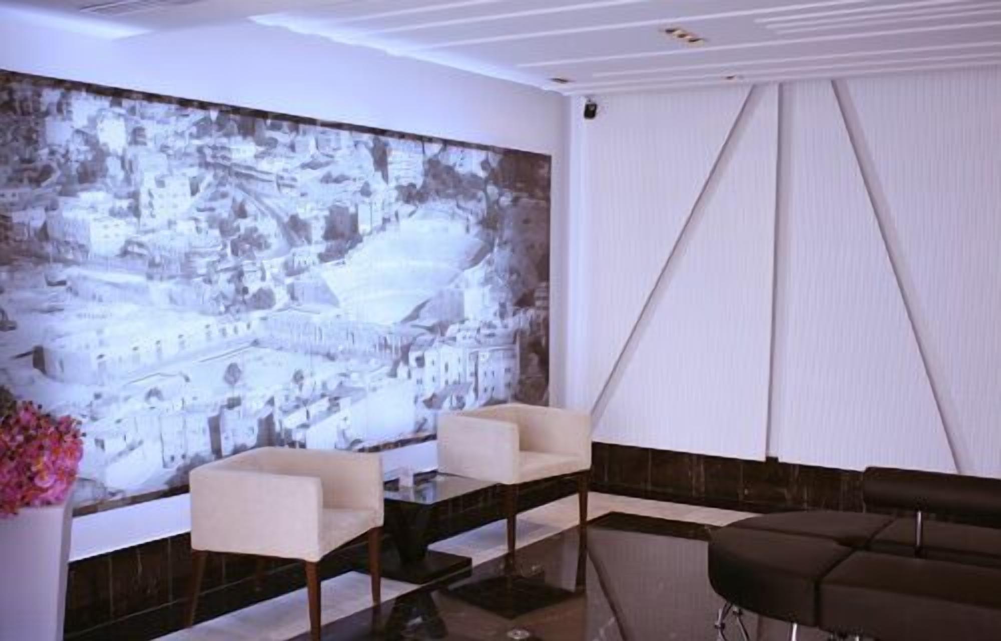 Photo - Crystal Hotel