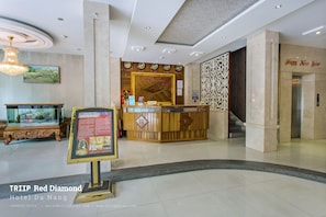 Quầy thủ tục nhận/trả phòng