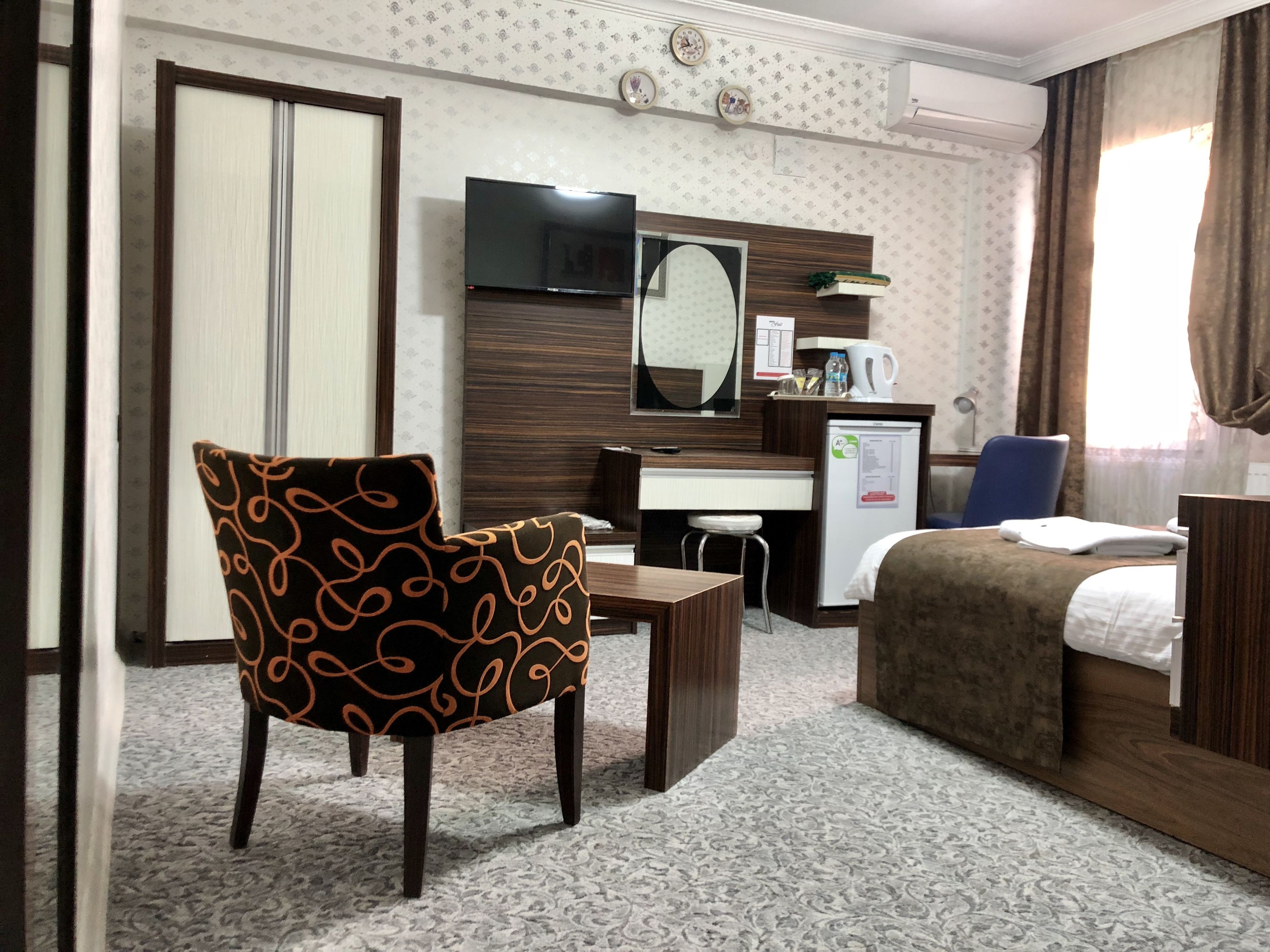 standard double room, 1 double bed, city view | 1 bedroom, minibar, in-room safe, desk