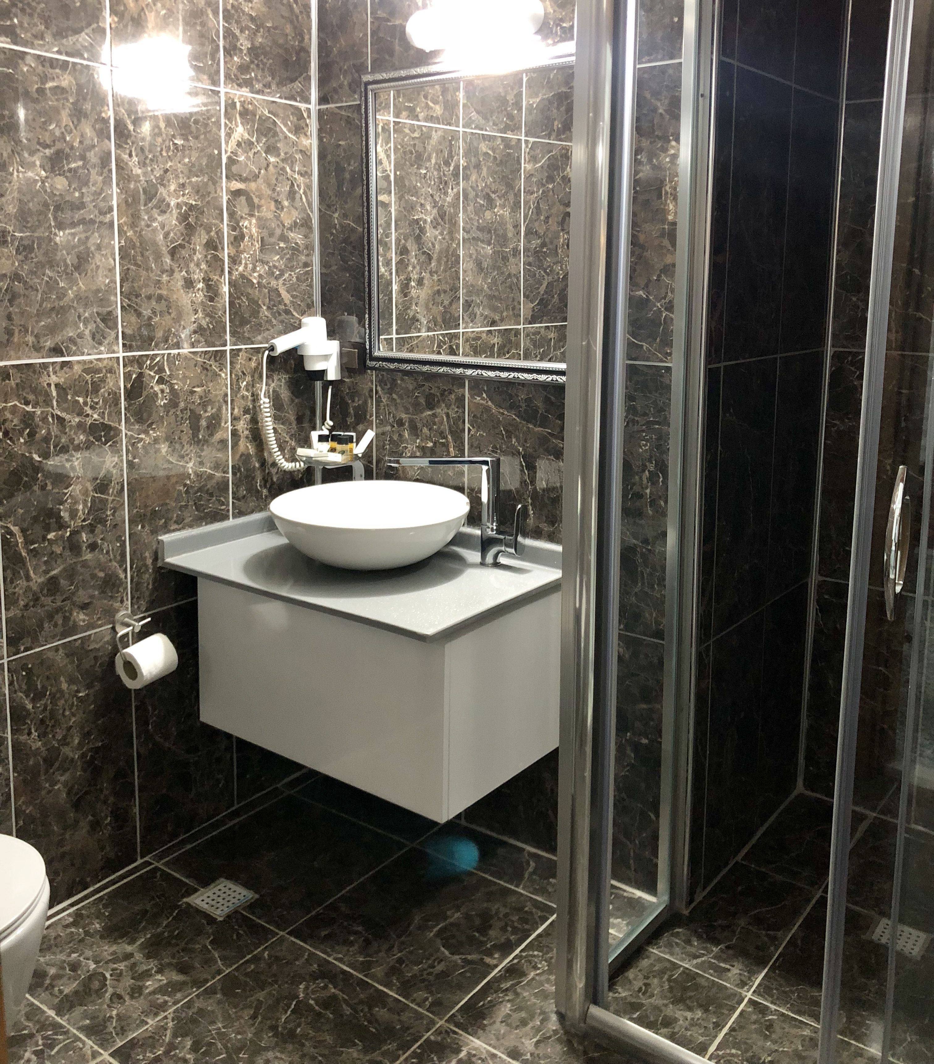 standard loft, 1 double bed, city view | bathroom | shower, rainfall showerhead, designer toiletries, hair dryer