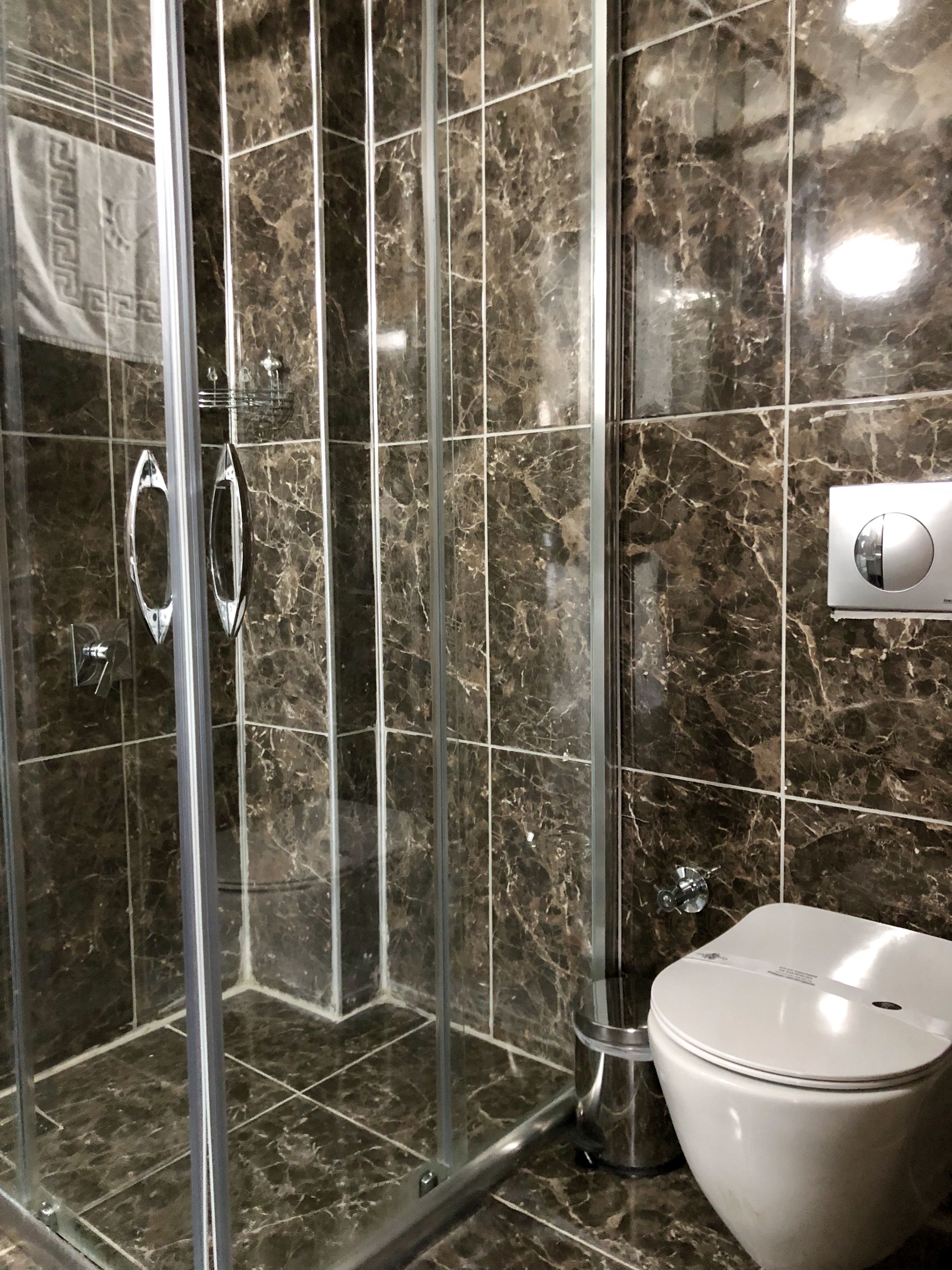 standard double room, 1 double bed, city view | bathroom | shower, rainfall showerhead, designer toiletries, hair dryer