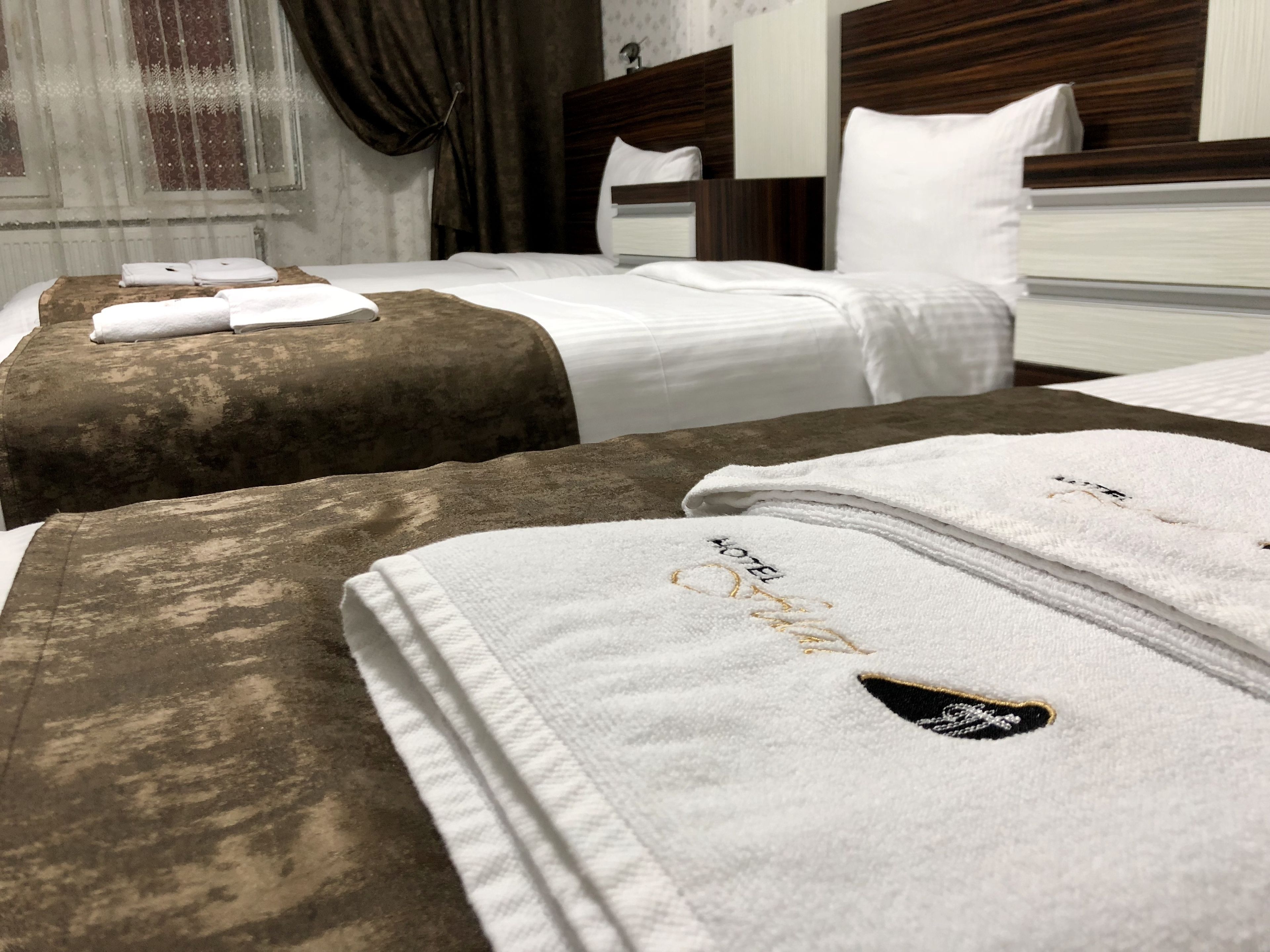 standard triple room, city view | 1 bedroom, minibar, in-room safe, desk