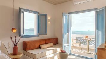 Azimuth Apartment | Premium bedding, free minibar items, in-room safe