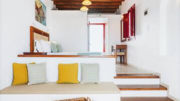 Neptune Apartment | Premium bedding, free minibar items, in-room safe