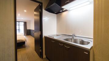 Full-sized fridge, microwave