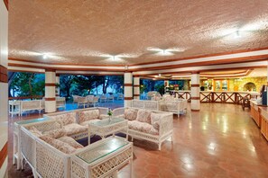 Se sirven desayunos, comidas, cenas y cocina internacional 