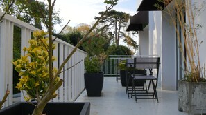 Double Room, Balcony | Balcony - Hôtel Savary (La Rochelle)