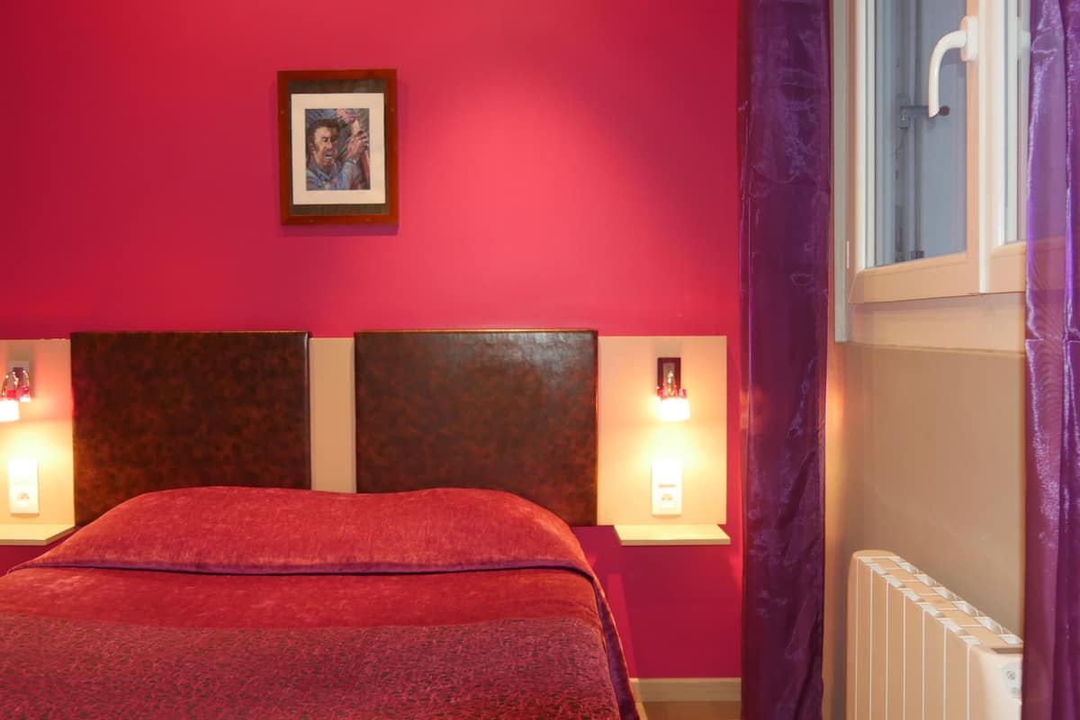 Suite, Connecting Rooms