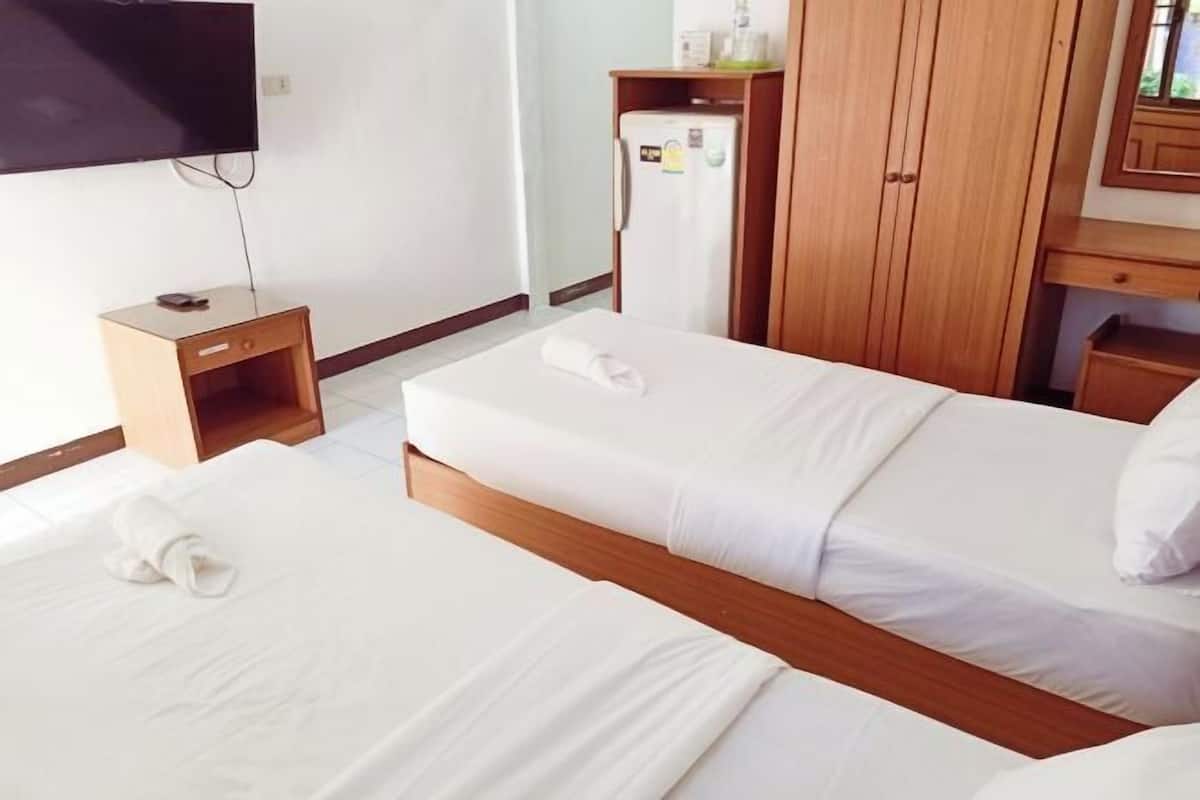 Desk, free WiFi, bed sheets