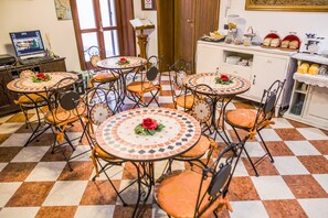 Breakfast area - Art&Coffee (Verona)