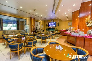 Colazione a buffet, servita tutte le mattine (30 AED a persona)