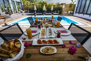 Desayuno continental todos los días (con cargo) 